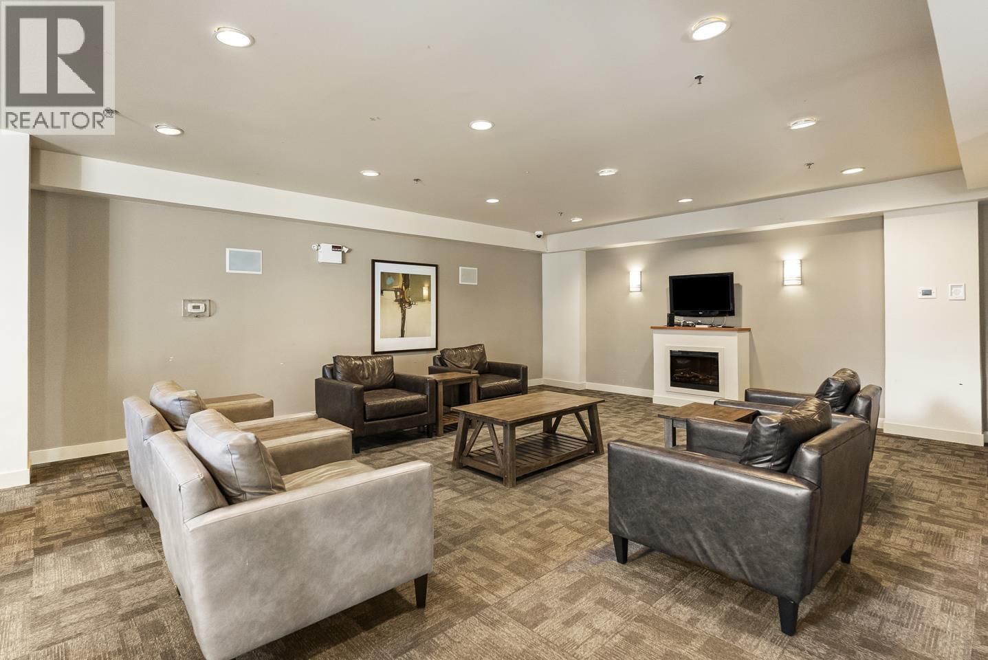 312 - 245 ROSS DRIVE Image 29