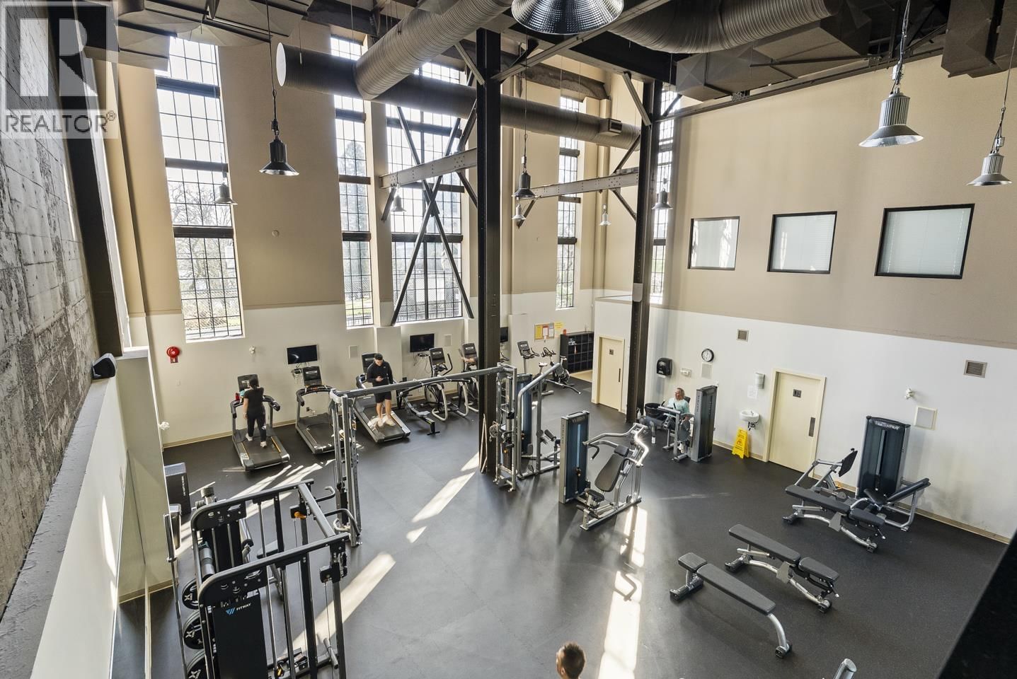 312 - 245 ROSS DRIVE Image 33