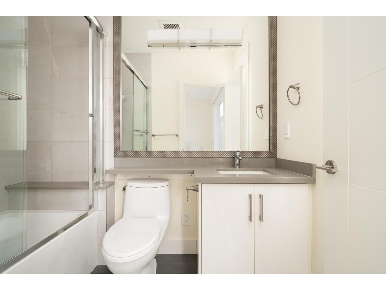 13600 BLACKBURN AVENUE Image 30