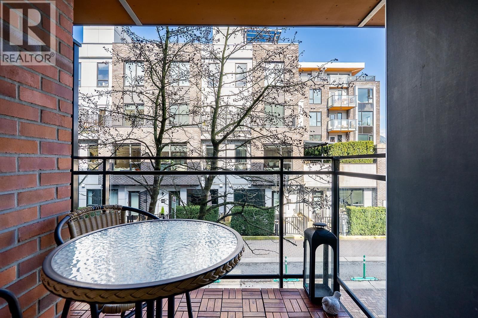 2751 SPRING STREET Image 16