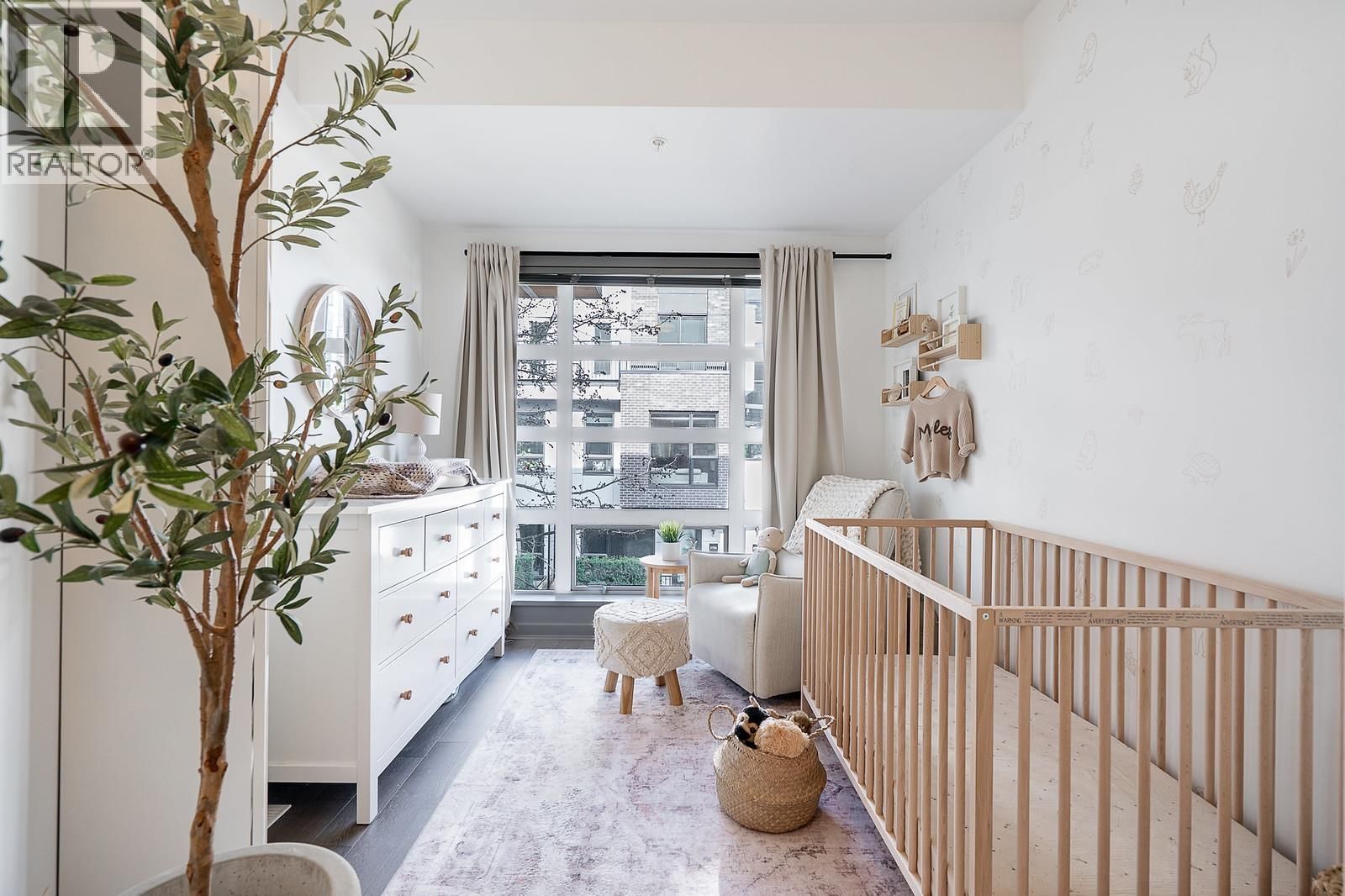 2751 SPRING STREET Image 20