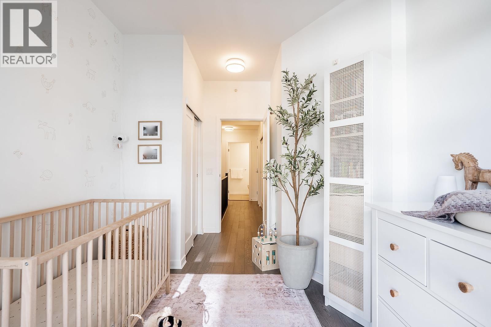 2751 SPRING STREET Image 21