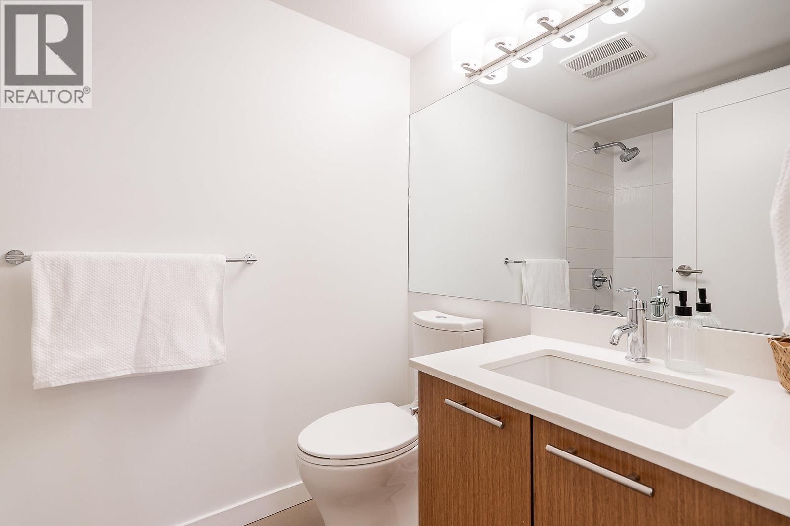 2751 SPRING STREET Image 22