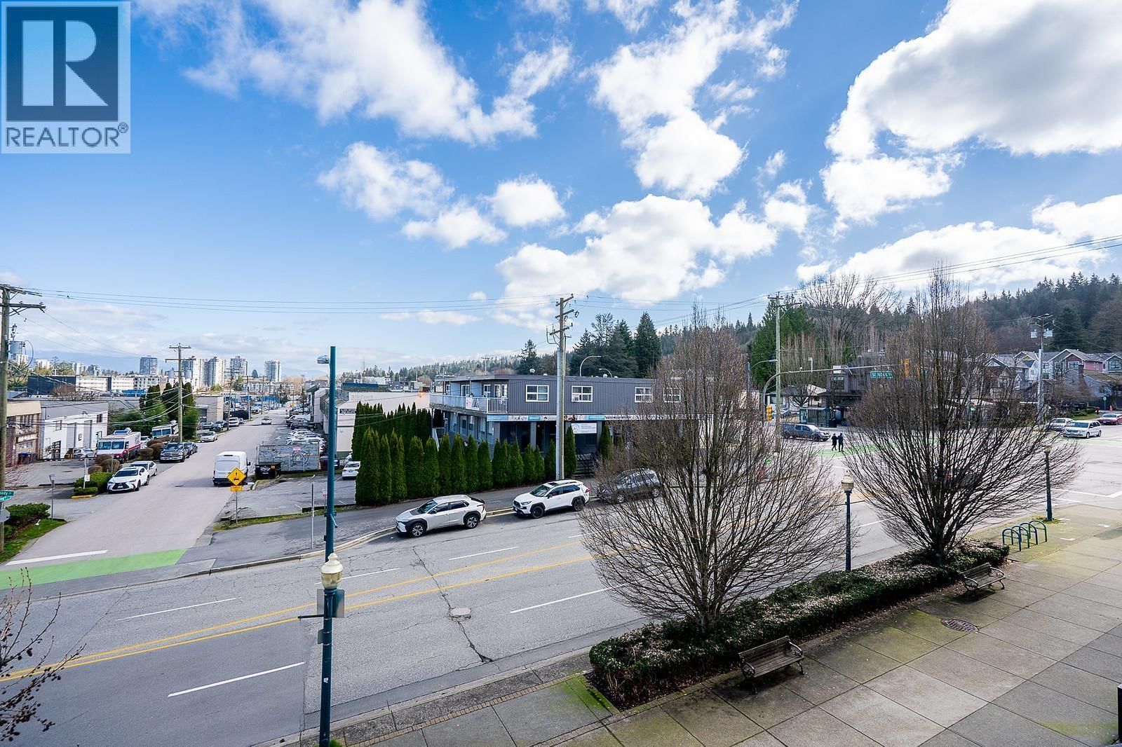 2751 SPRING STREET Image 30