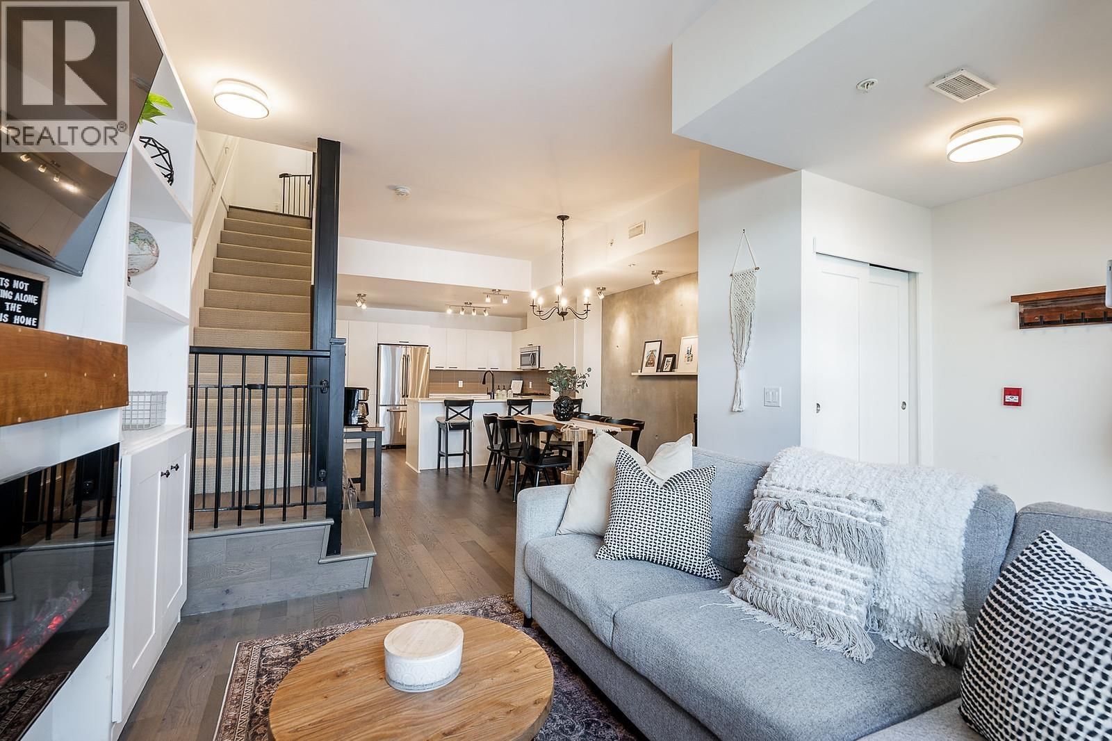 2751 SPRING STREET Image 4