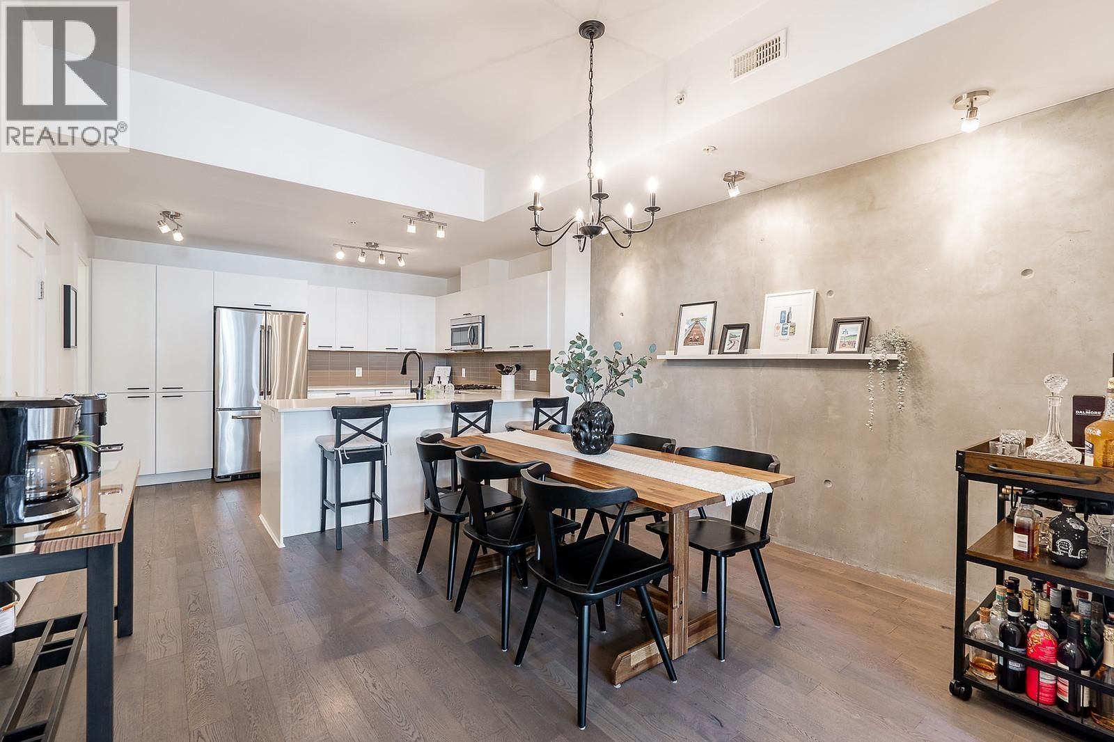 2751 SPRING STREET Image 5