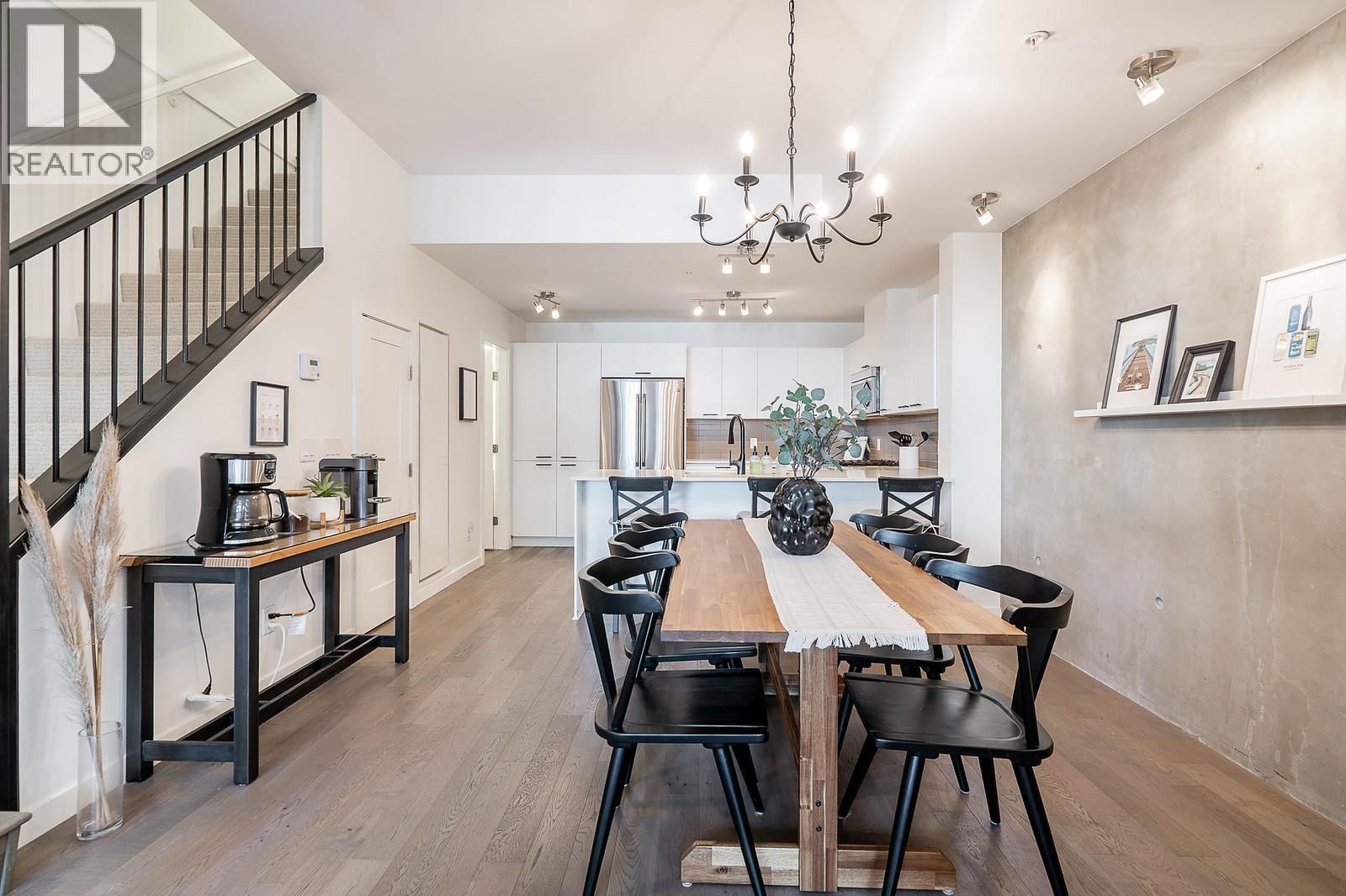 2751 SPRING STREET Image 6