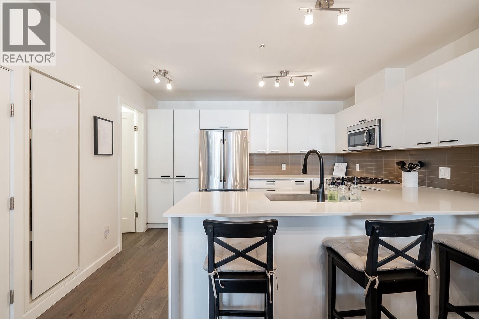 2751 SPRING STREET Image 7