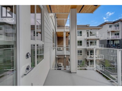 723 GROVER Avenue | Coquitlam British Columbia | Slide Image Eighteen