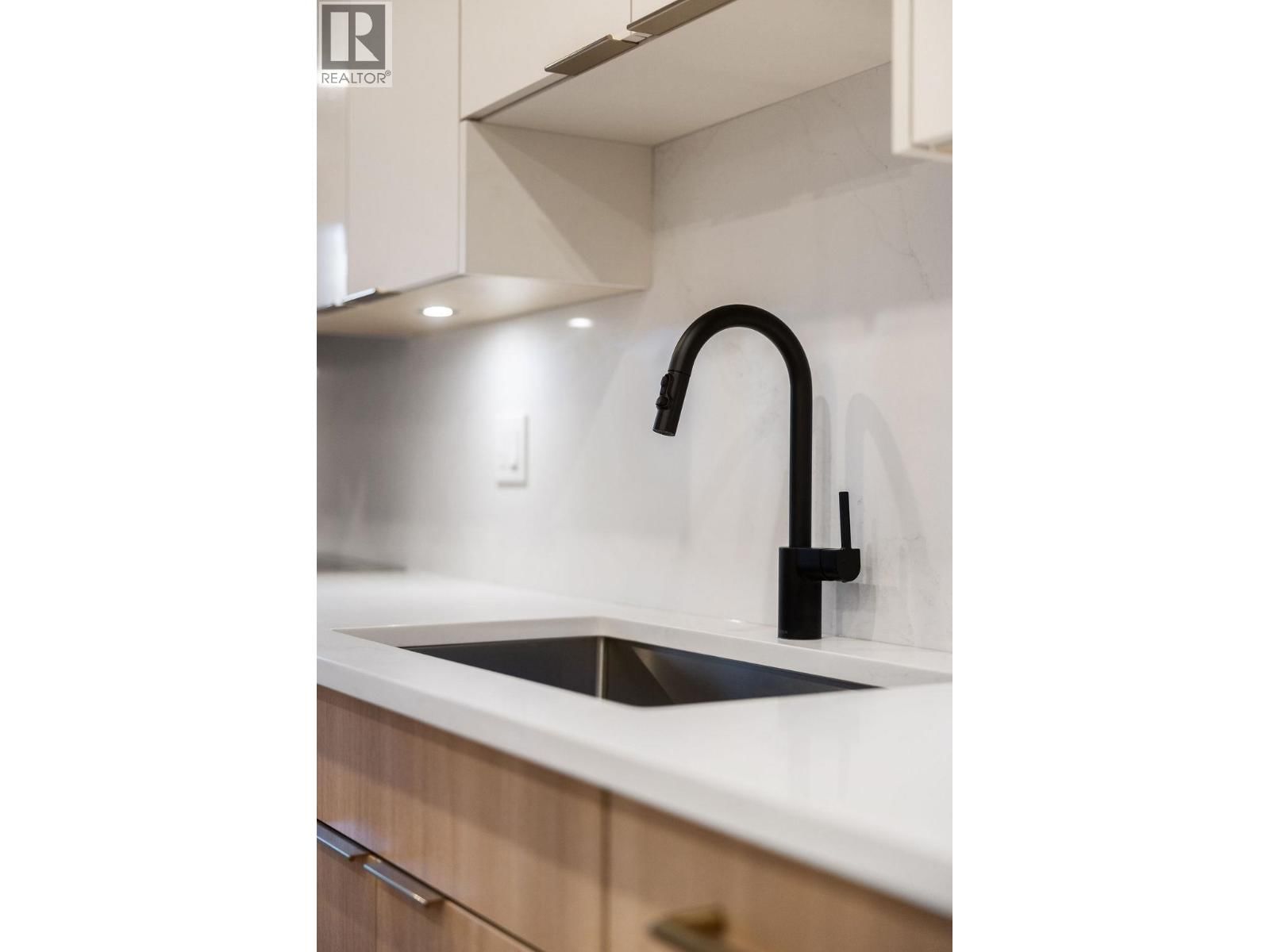 1 - 1933 TEMPLETON DRIVE Image 8