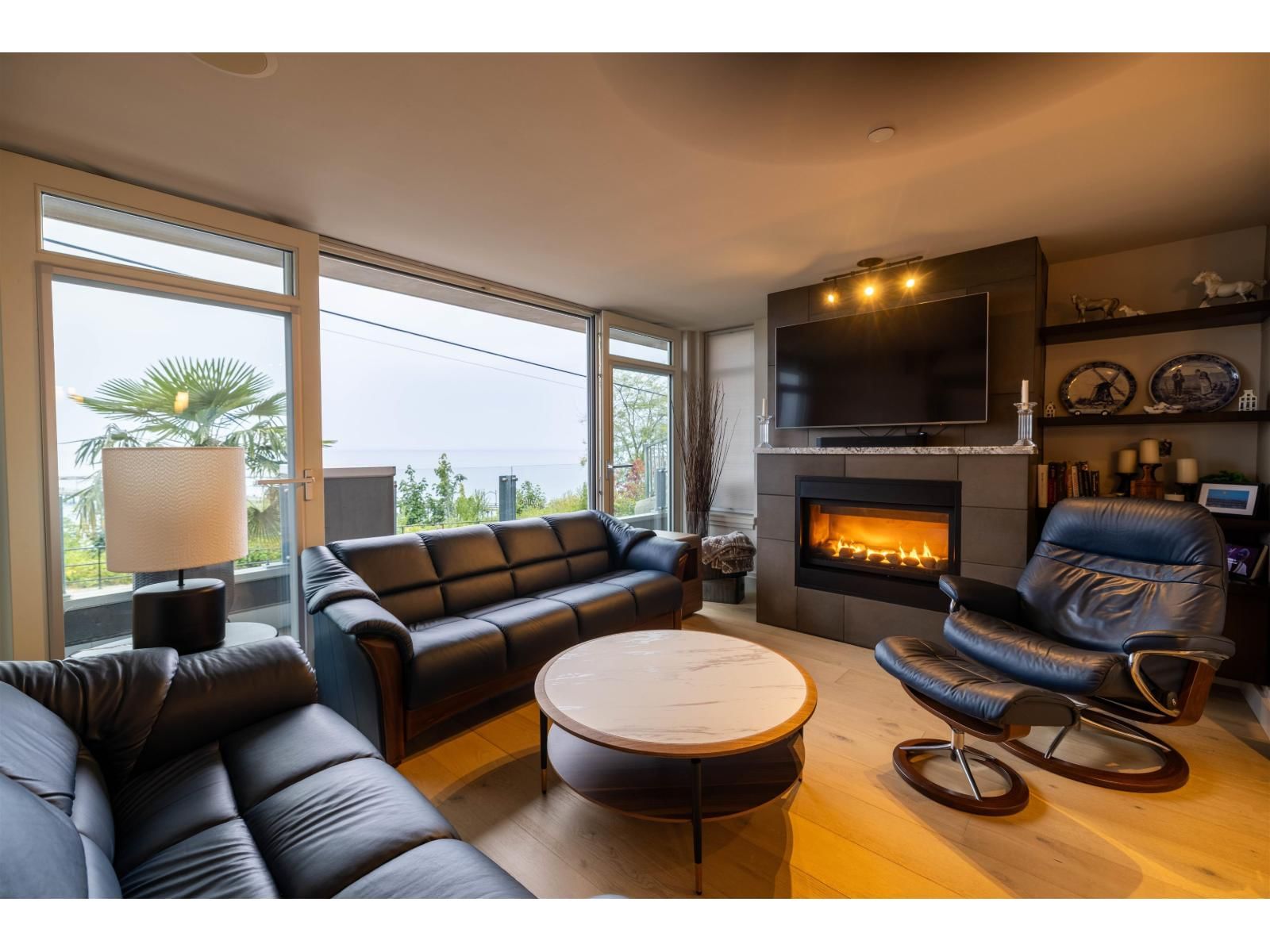 101 - 15097 MARINE DRIVE Image 12