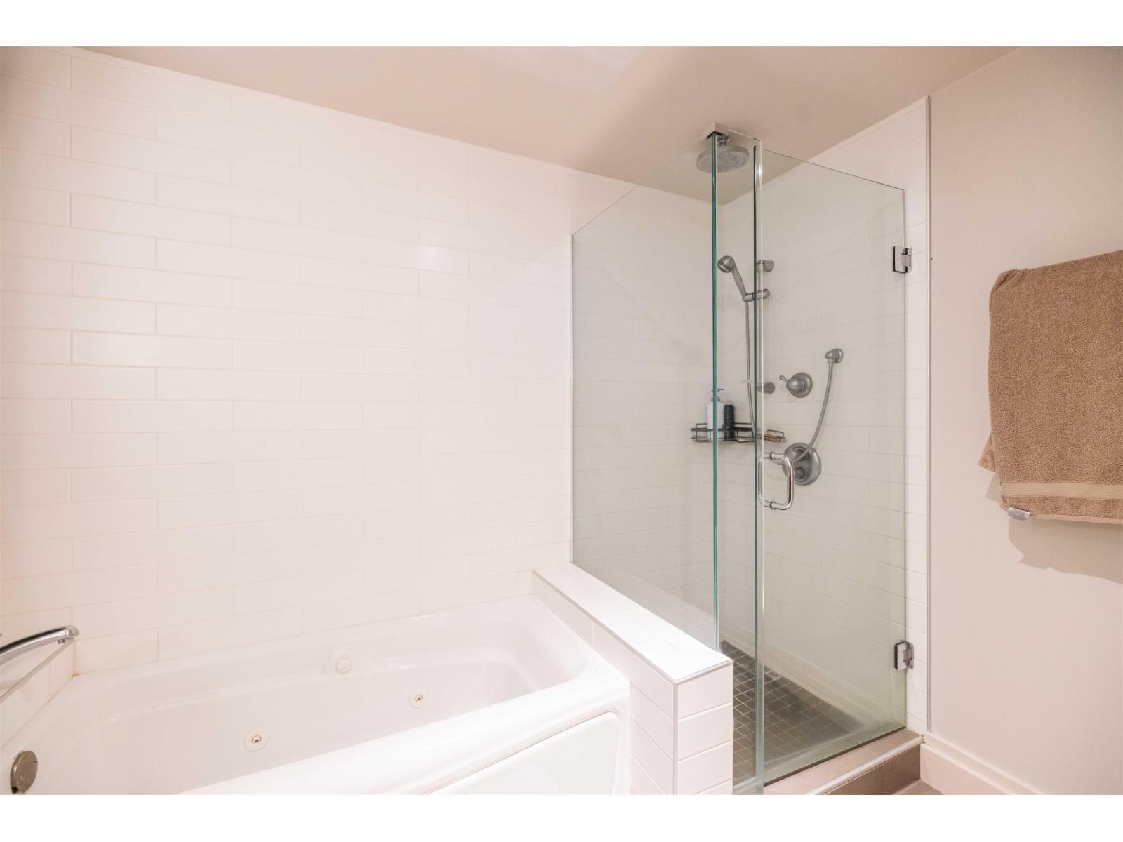 101 - 15097 MARINE DRIVE Image 28