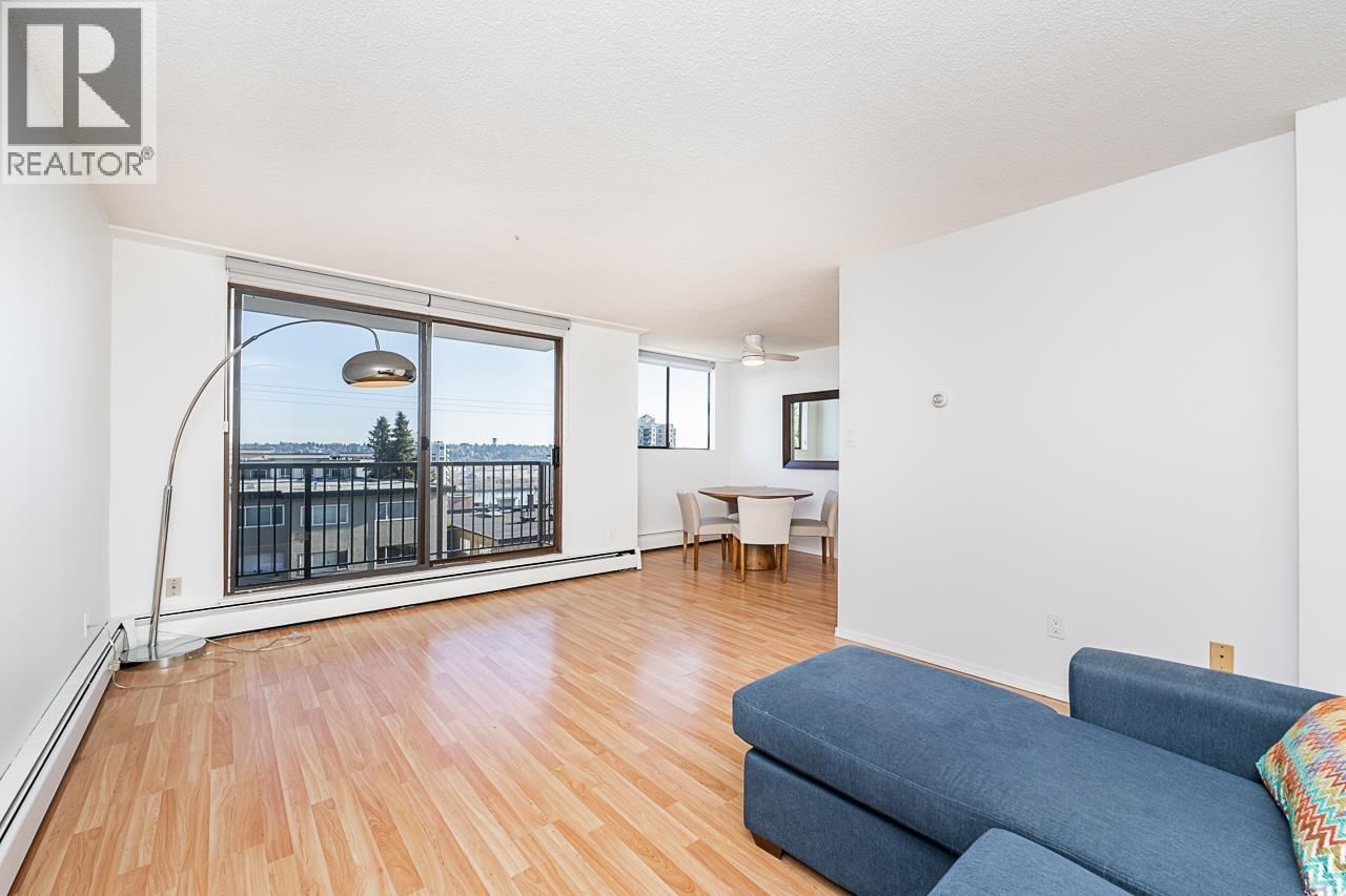 307 - 320 ROYAL AVENUE Image 10