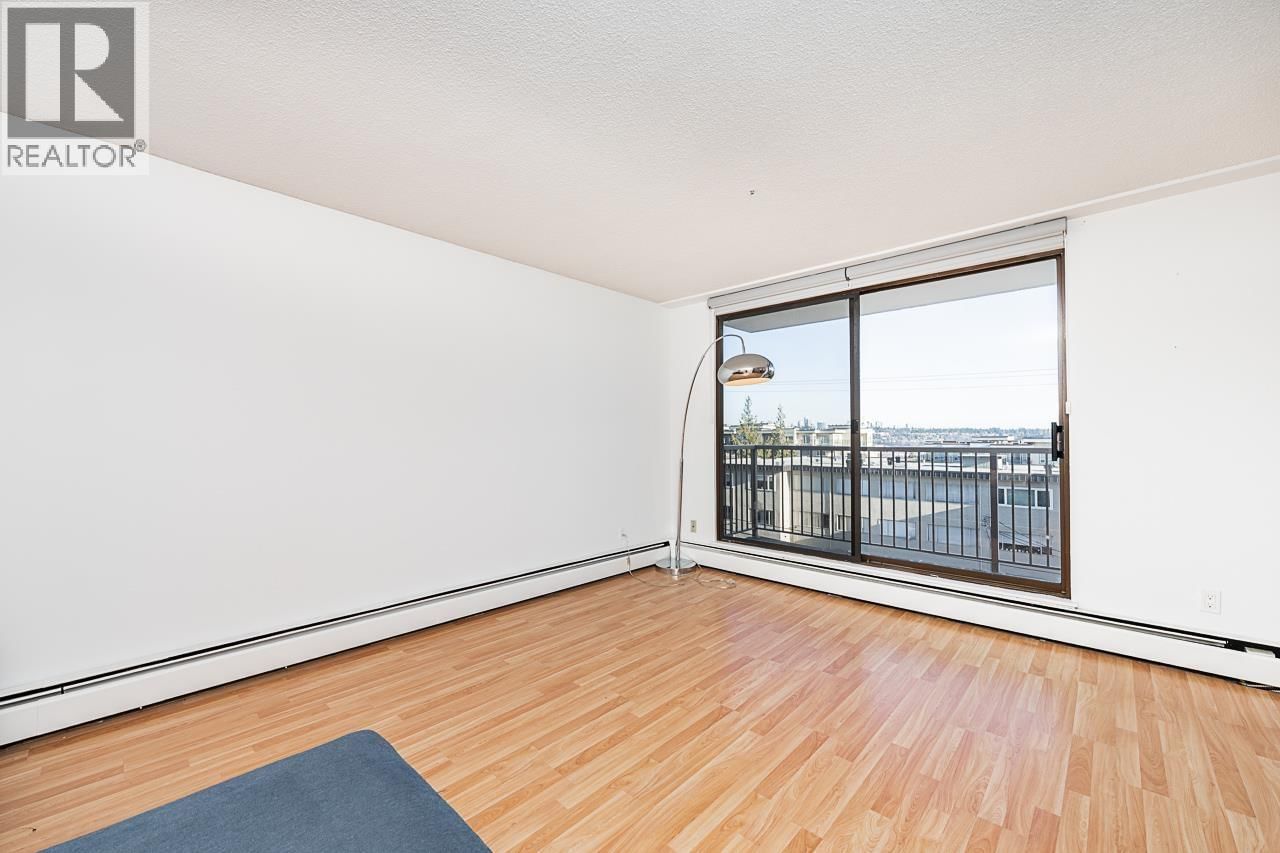 307 - 320 ROYAL AVENUE Image 11