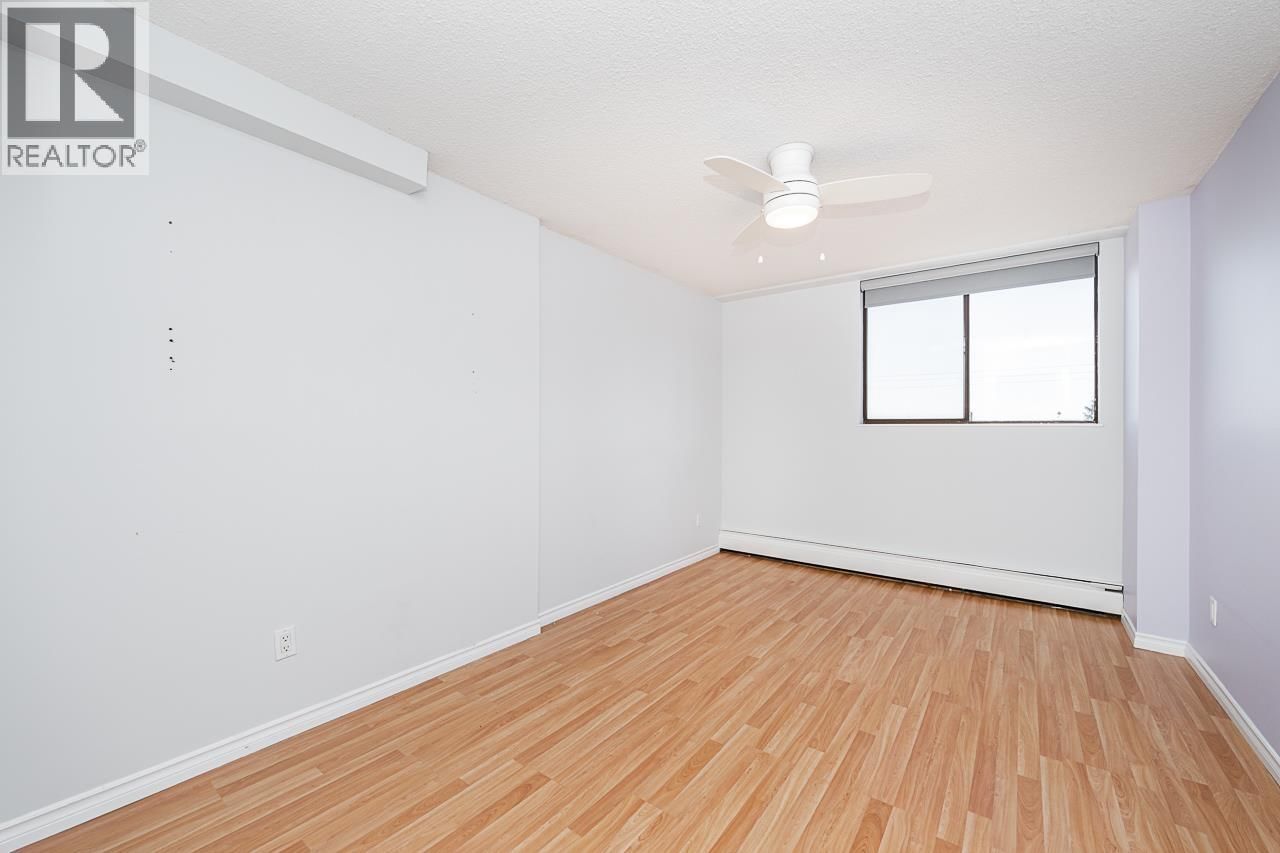 307 - 320 ROYAL AVENUE Image 17