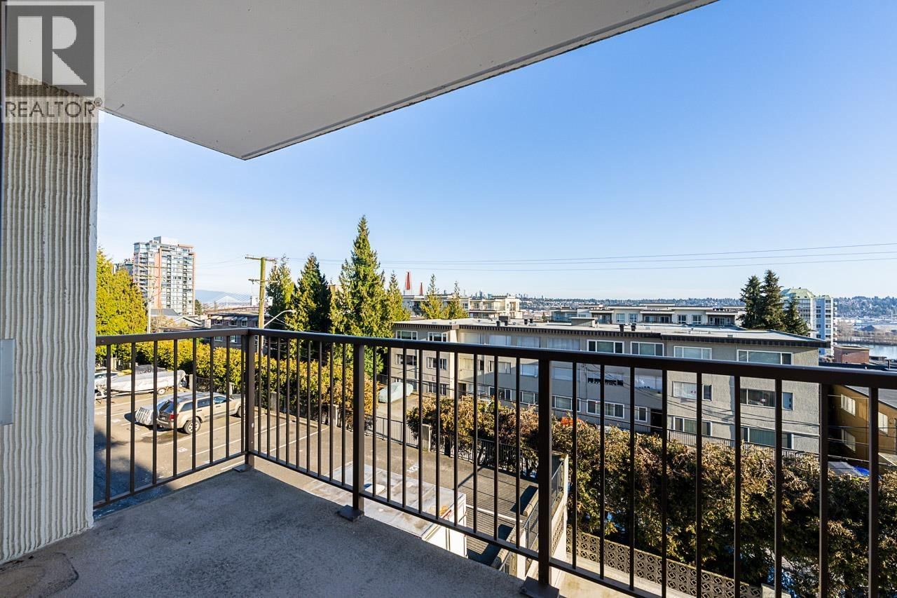 307 - 320 ROYAL AVENUE Image 19