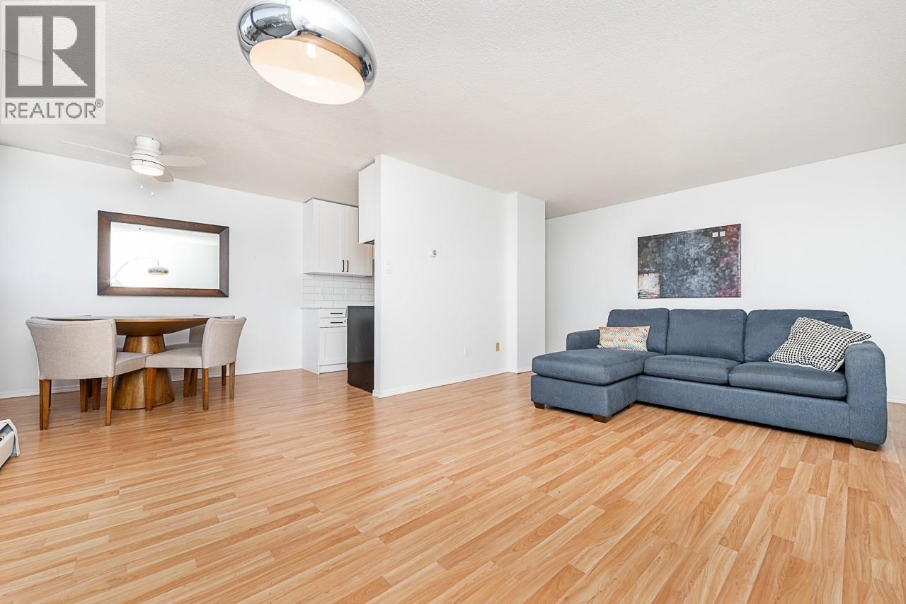 307 - 320 ROYAL AVENUE Image 2