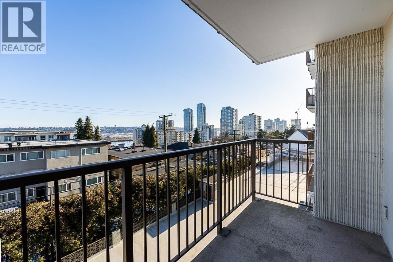 307 - 320 ROYAL AVENUE Image 20