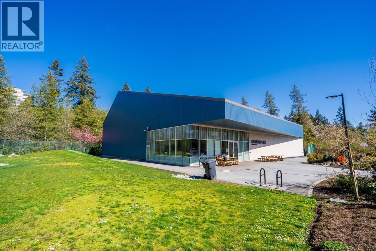 307 - 320 ROYAL AVENUE Image 36