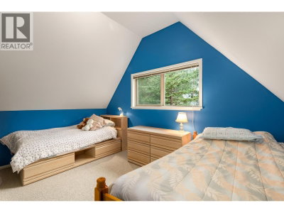 2813 CLIFFTOP Lane | Whistler British Columbia | Slide Image Sixteen