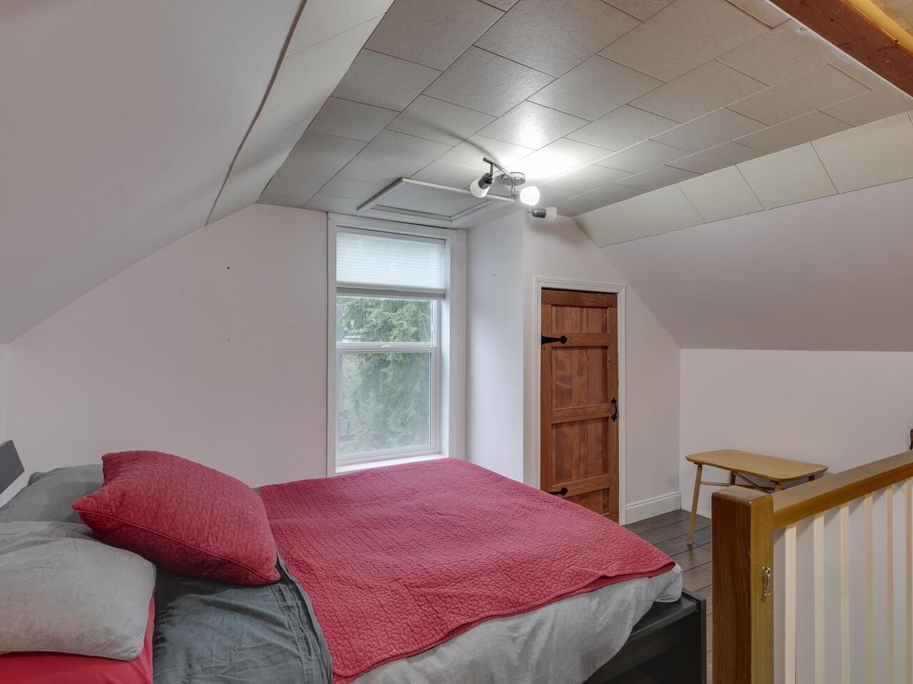 7650 TAULBUT STREET Image 21