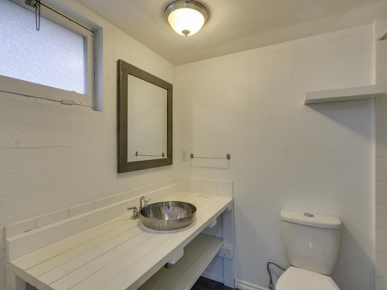 7650 TAULBUT STREET Image 32