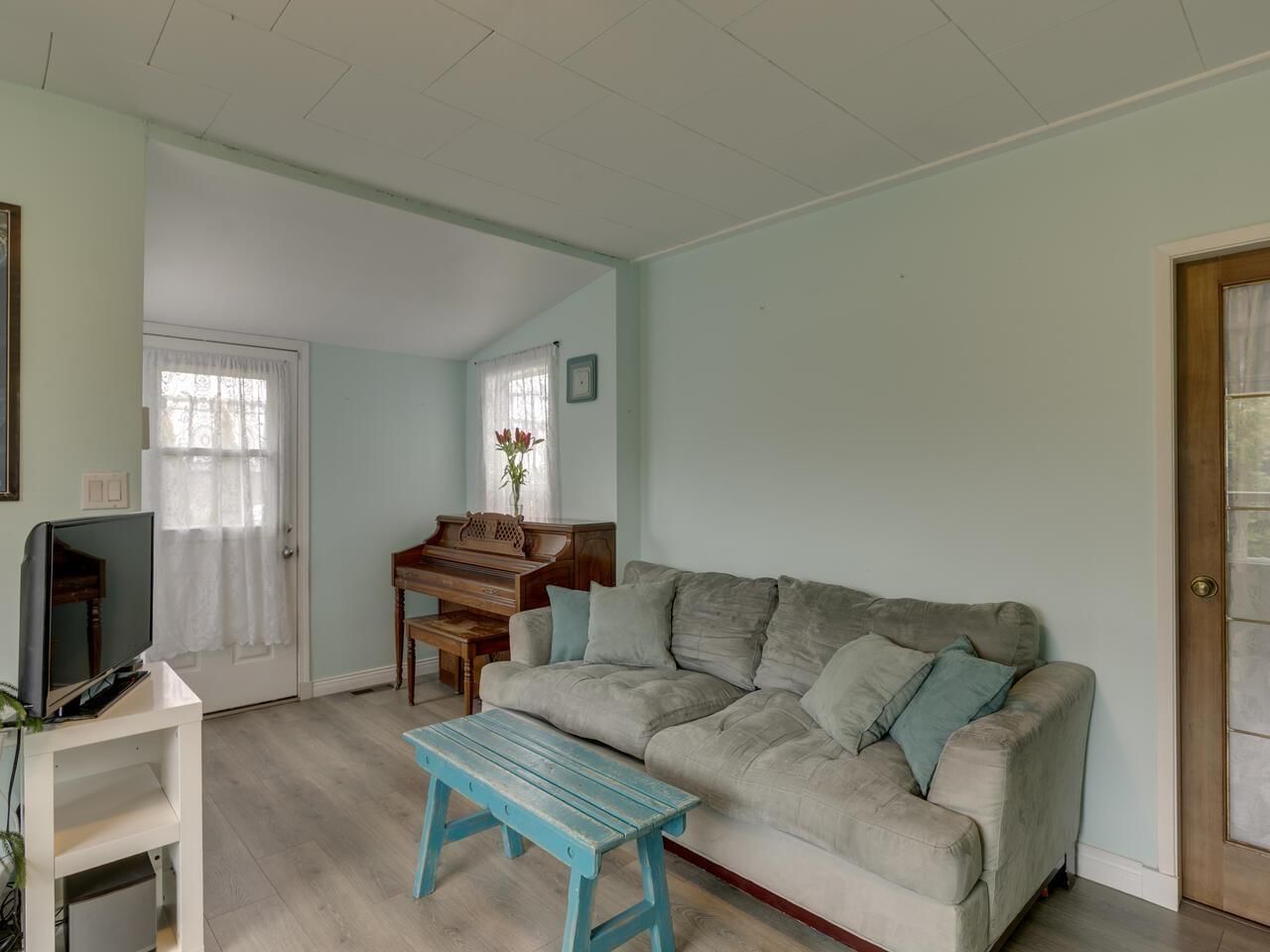 7650 TAULBUT STREET Image 8