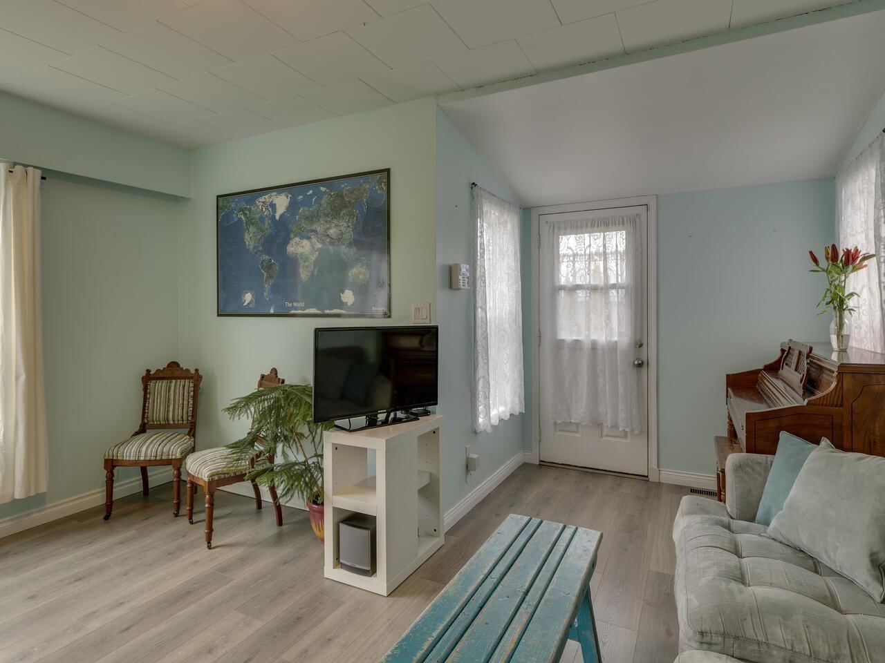 7650 TAULBUT STREET Image 9