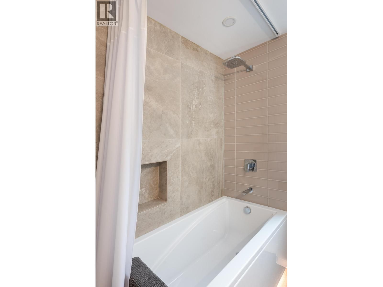 2376 KING ALBERT AVENUE Image 18