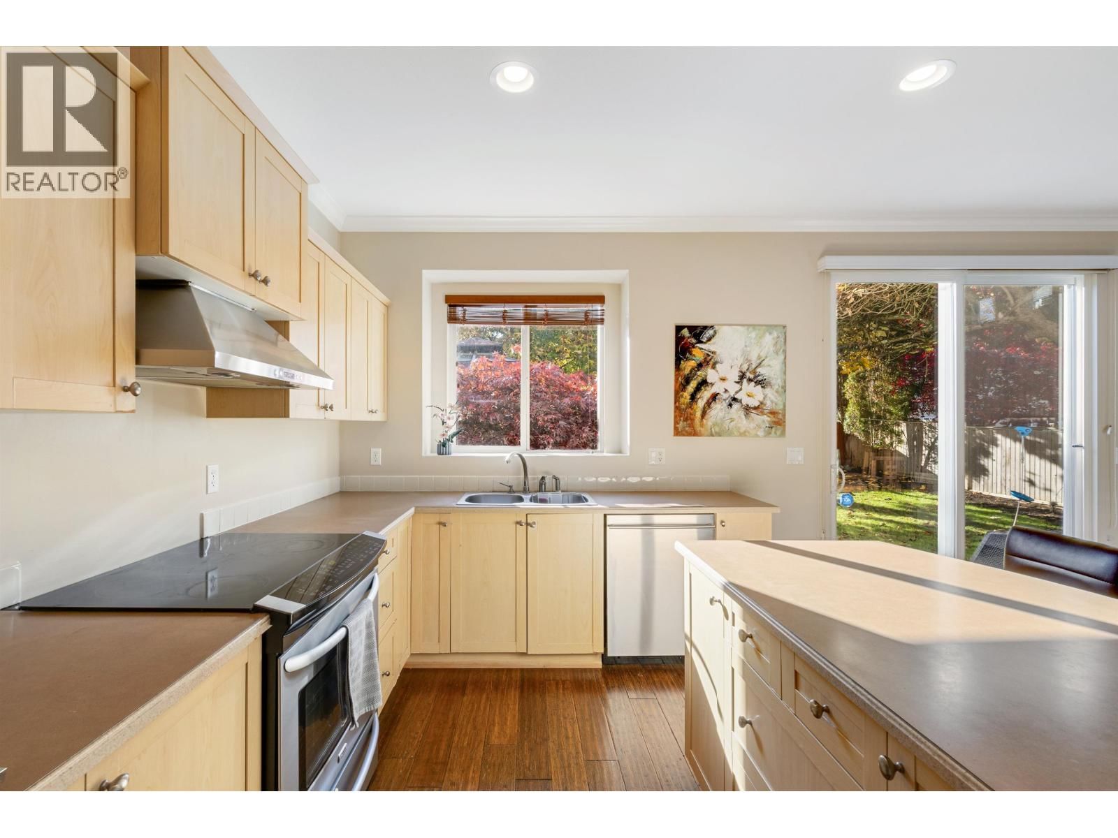 1078 EUPHRATES CRESCENT Image 12