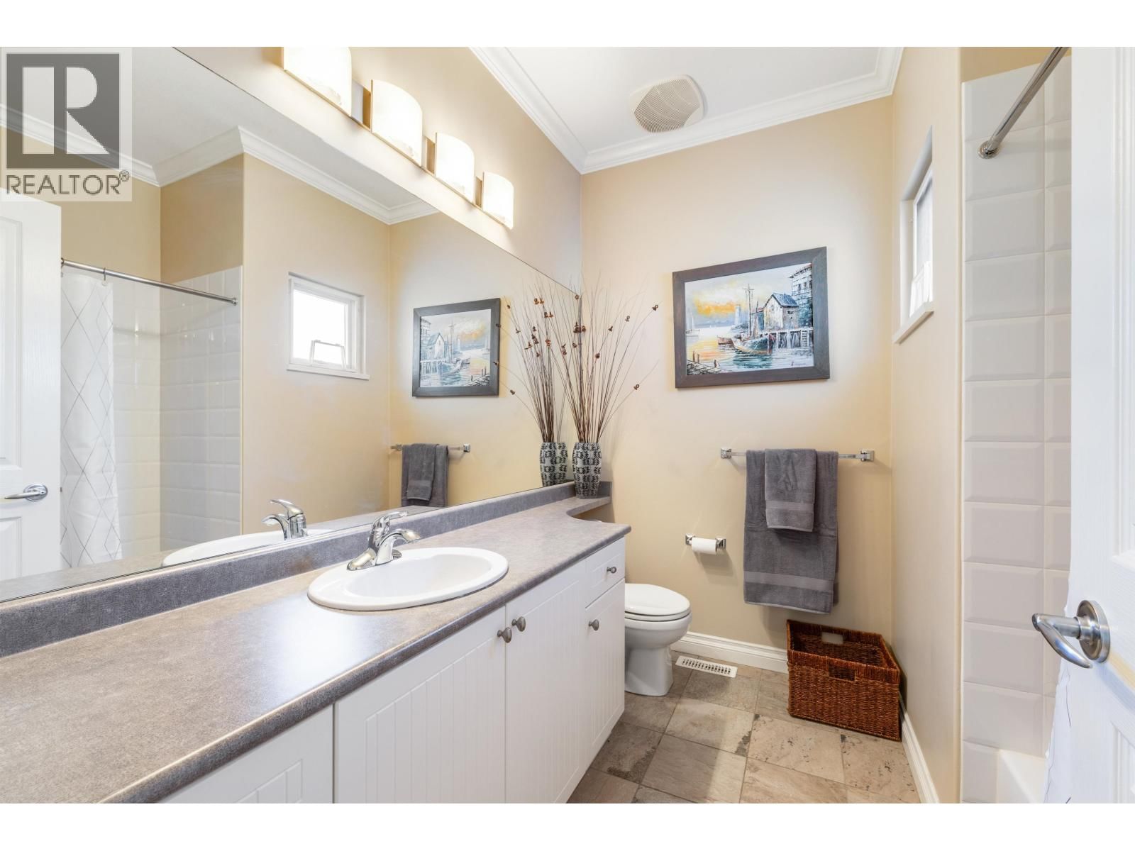 1078 EUPHRATES CRESCENT Image 18