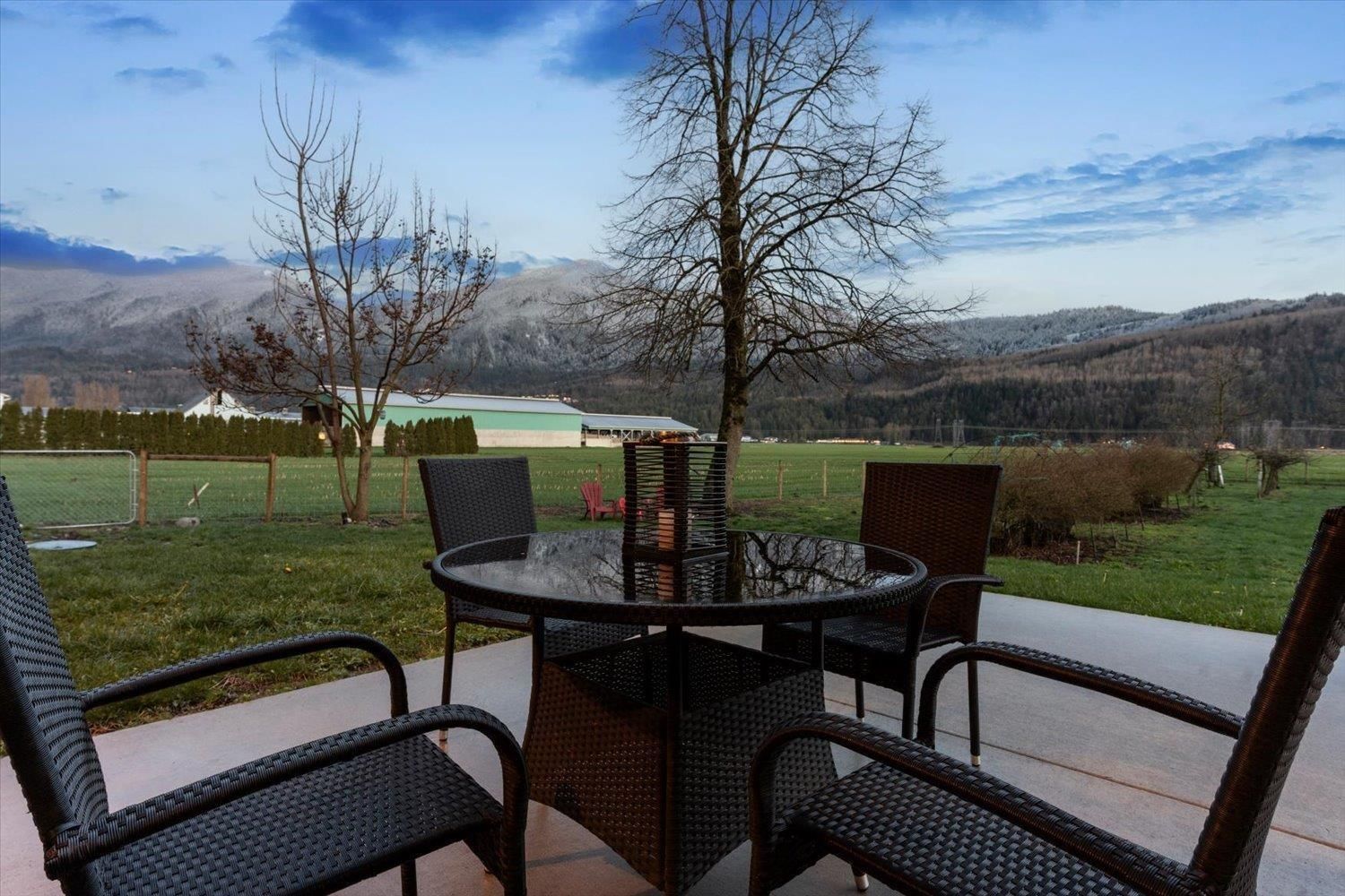 49176 PRAIRIE CENTRAL ROAD Image 32