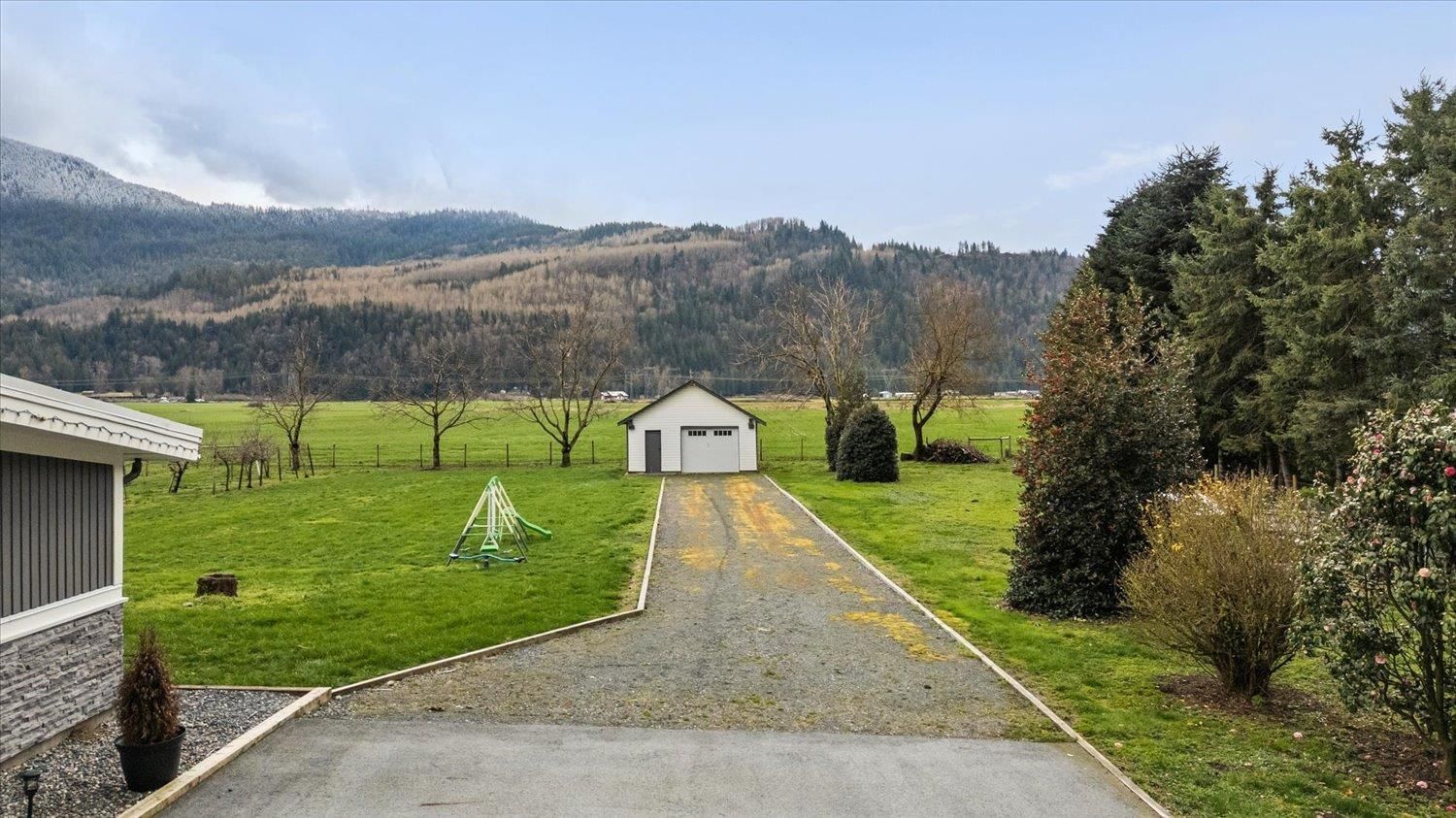 49176 PRAIRIE CENTRAL ROAD Image 36