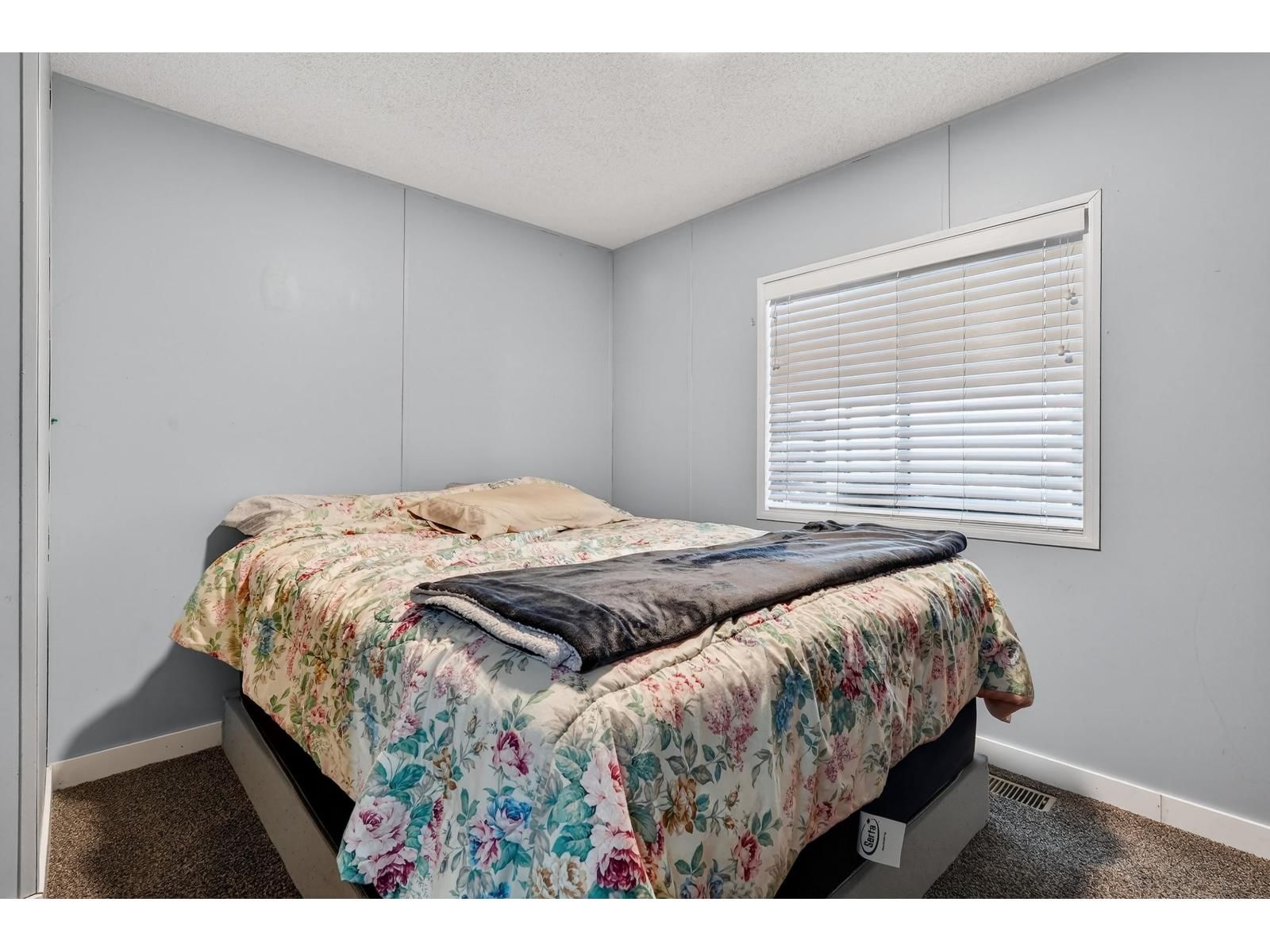 18167 16 AVENUE Image 23