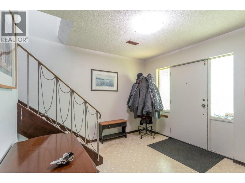5827 CLINTON Street, Burnaby, V5J2M4 | Image 2