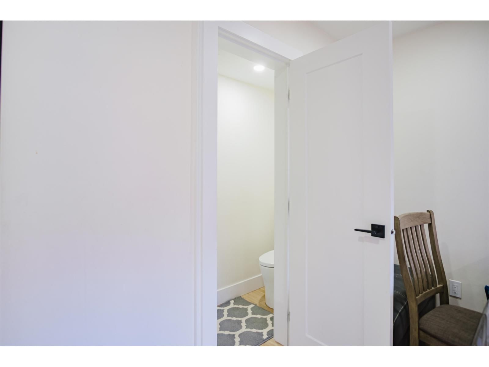 32347 BRANT AVENUE Image 14