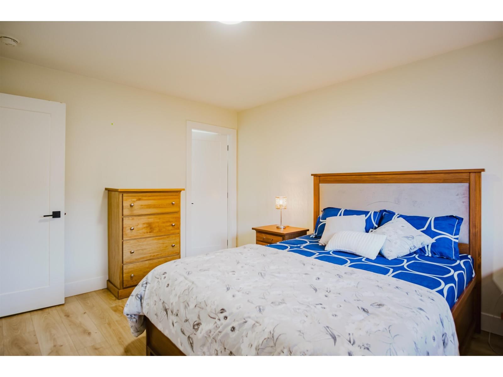 32347 BRANT AVENUE Image 17