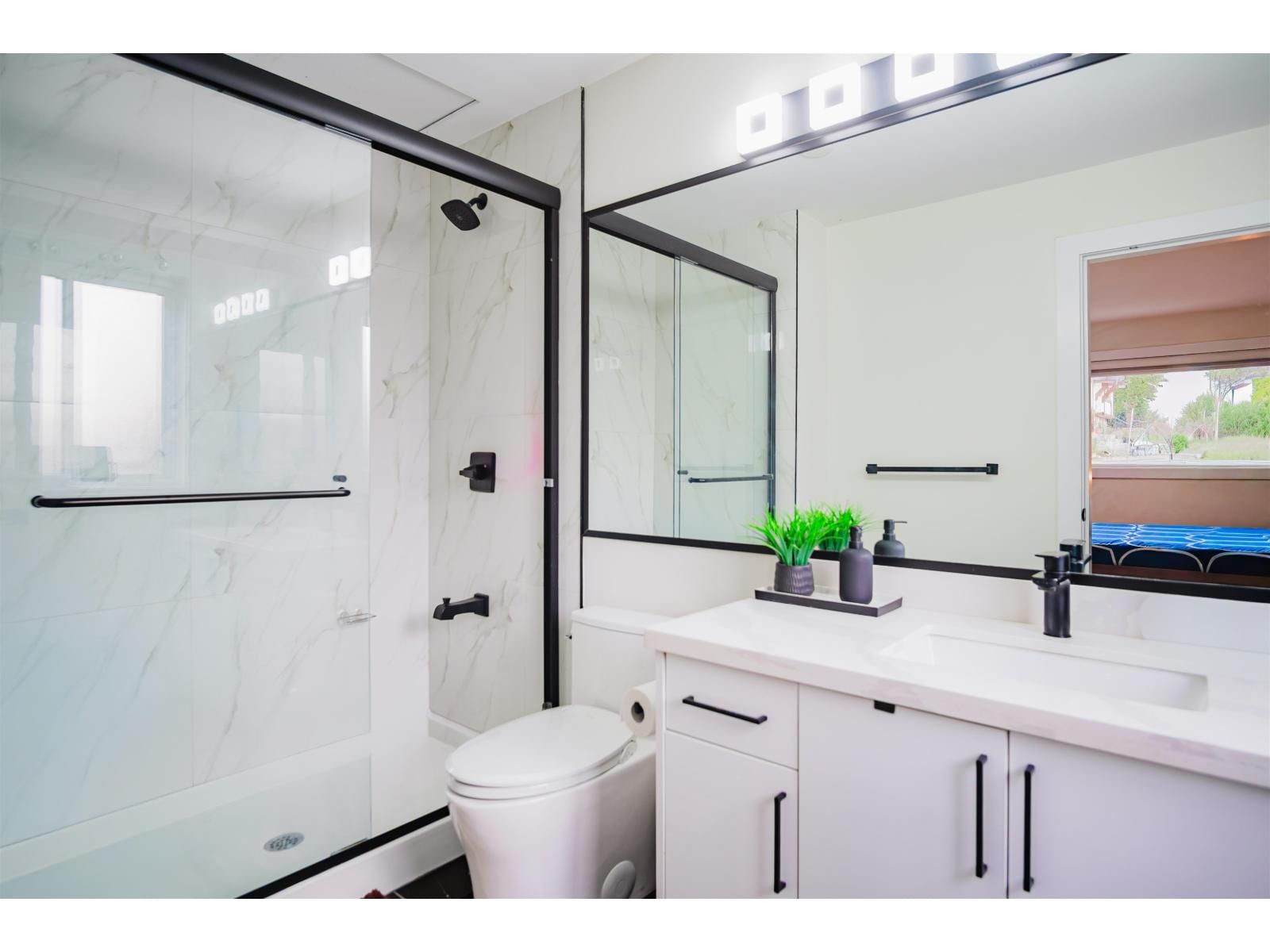 32347 BRANT AVENUE Image 19