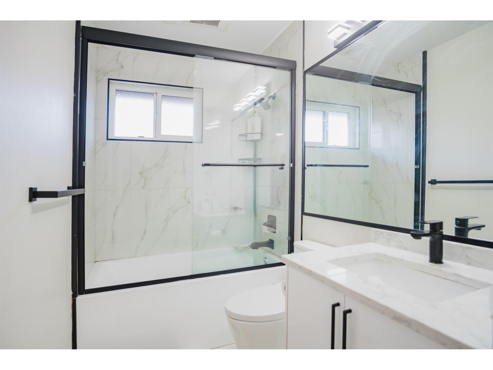 32347 BRANT AVENUE Image 23