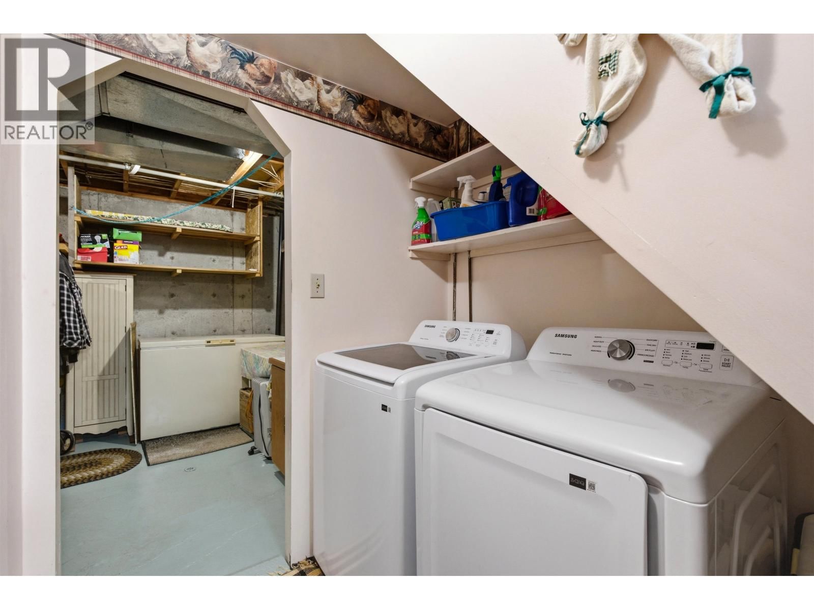 2815 PIONEER CRESCENT Image 24