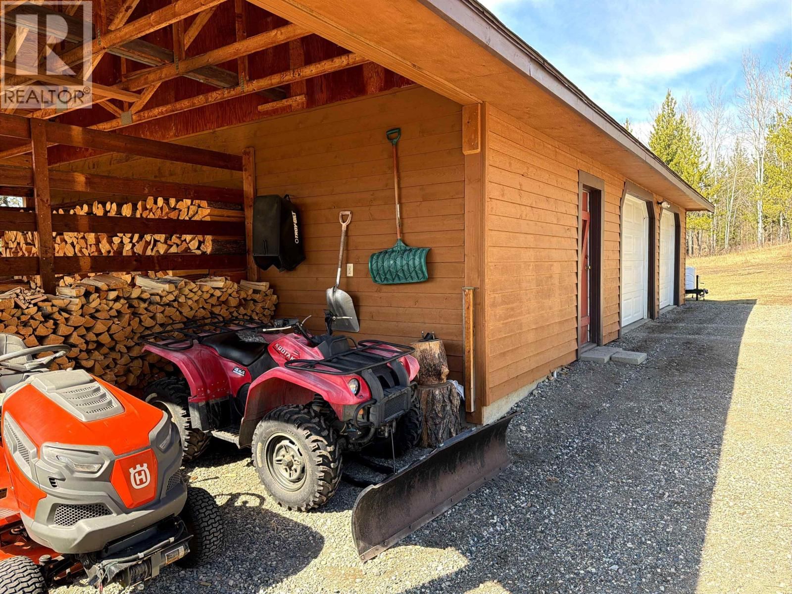 2815 PIONEER CRESCENT Image 28