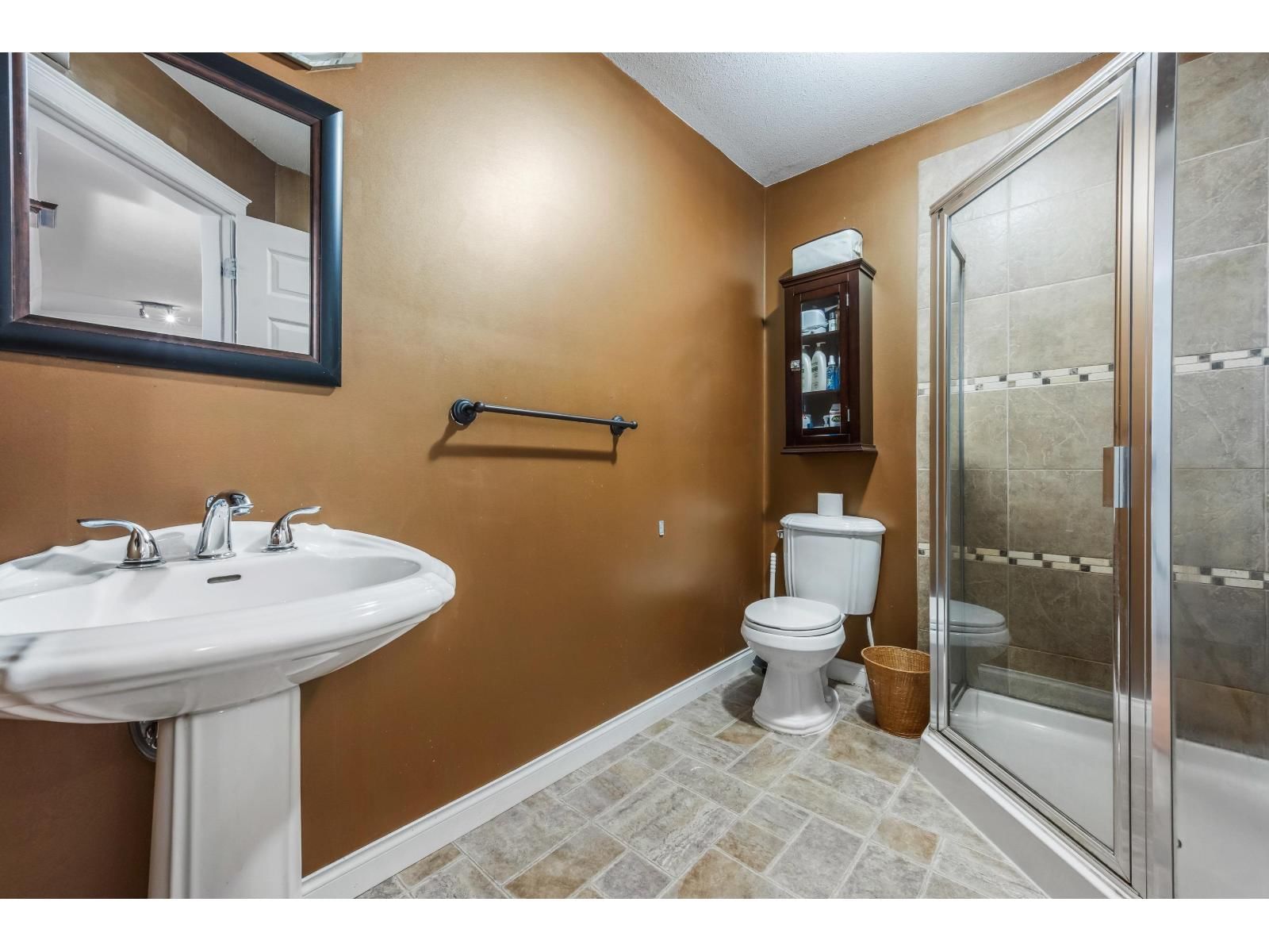 32 - 2088 WINFIELD DRIVE Image 33