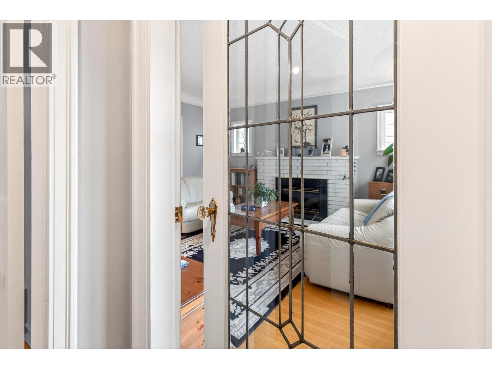 3494 OXFORD STREET Image 13