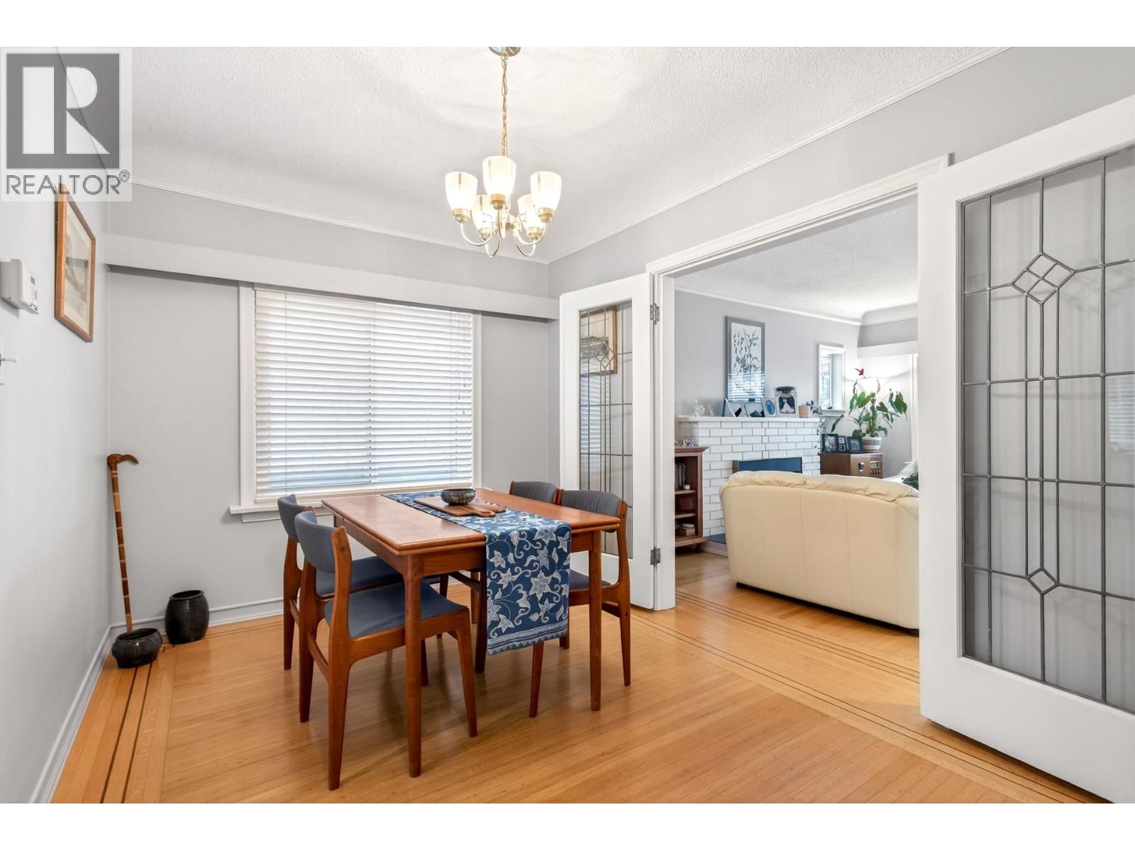 3494 OXFORD STREET Image 14