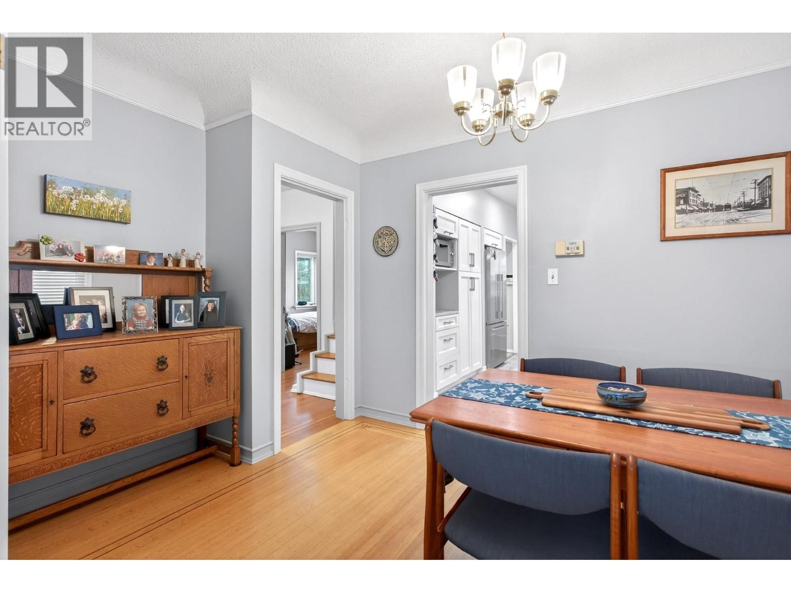 3494 OXFORD STREET Image 15