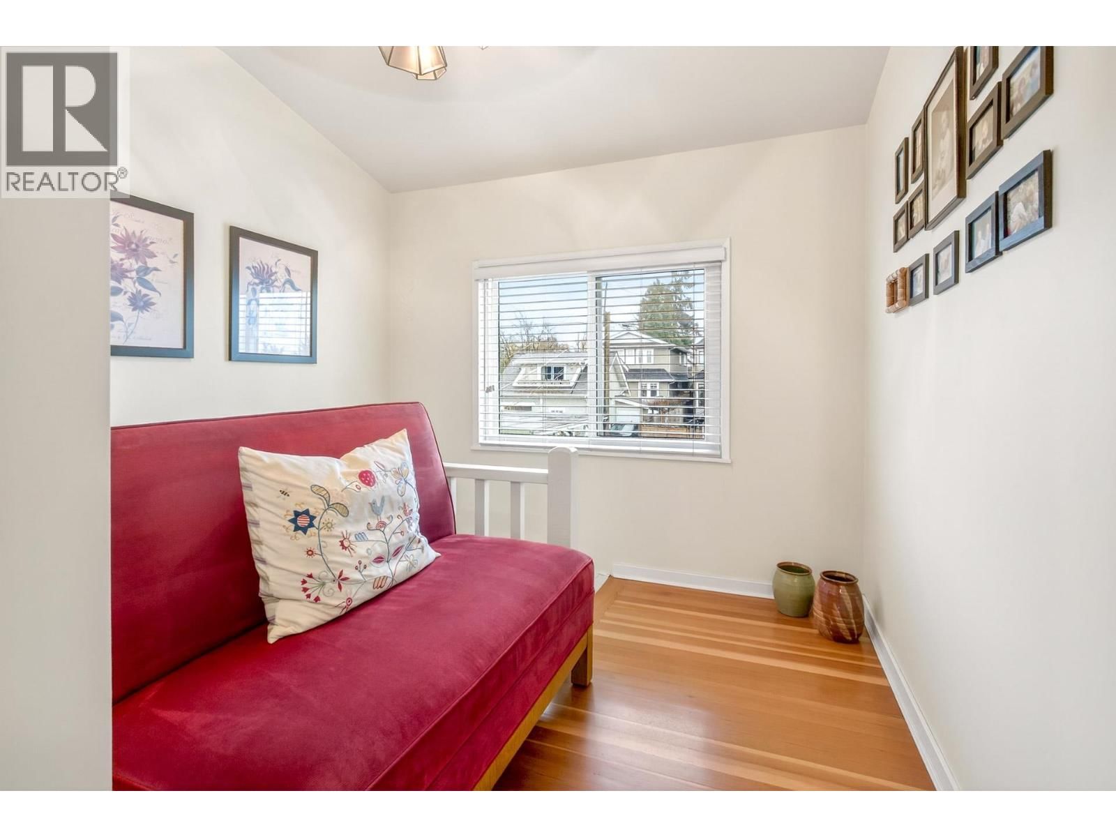 3494 OXFORD STREET Image 25