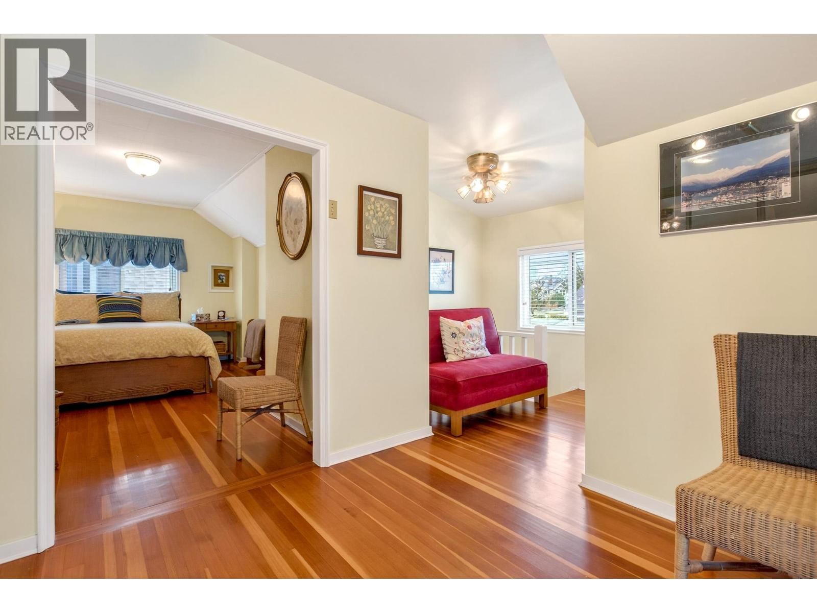 3494 OXFORD STREET Image 27