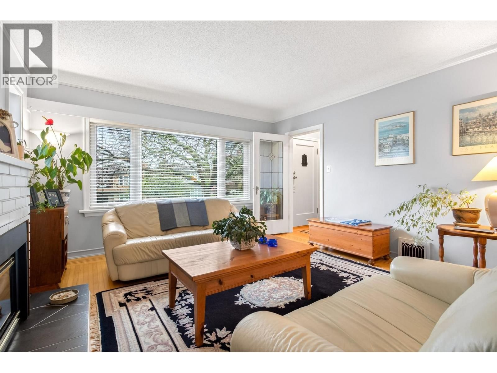 3494 OXFORD STREET Image 3