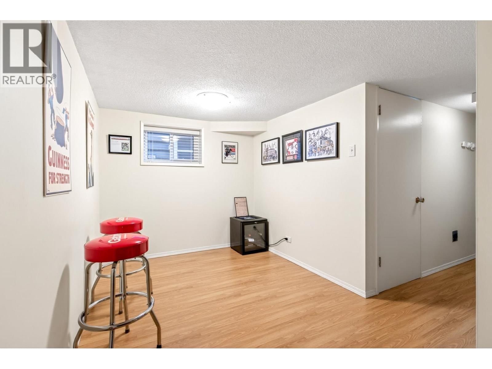 3494 OXFORD STREET Image 34