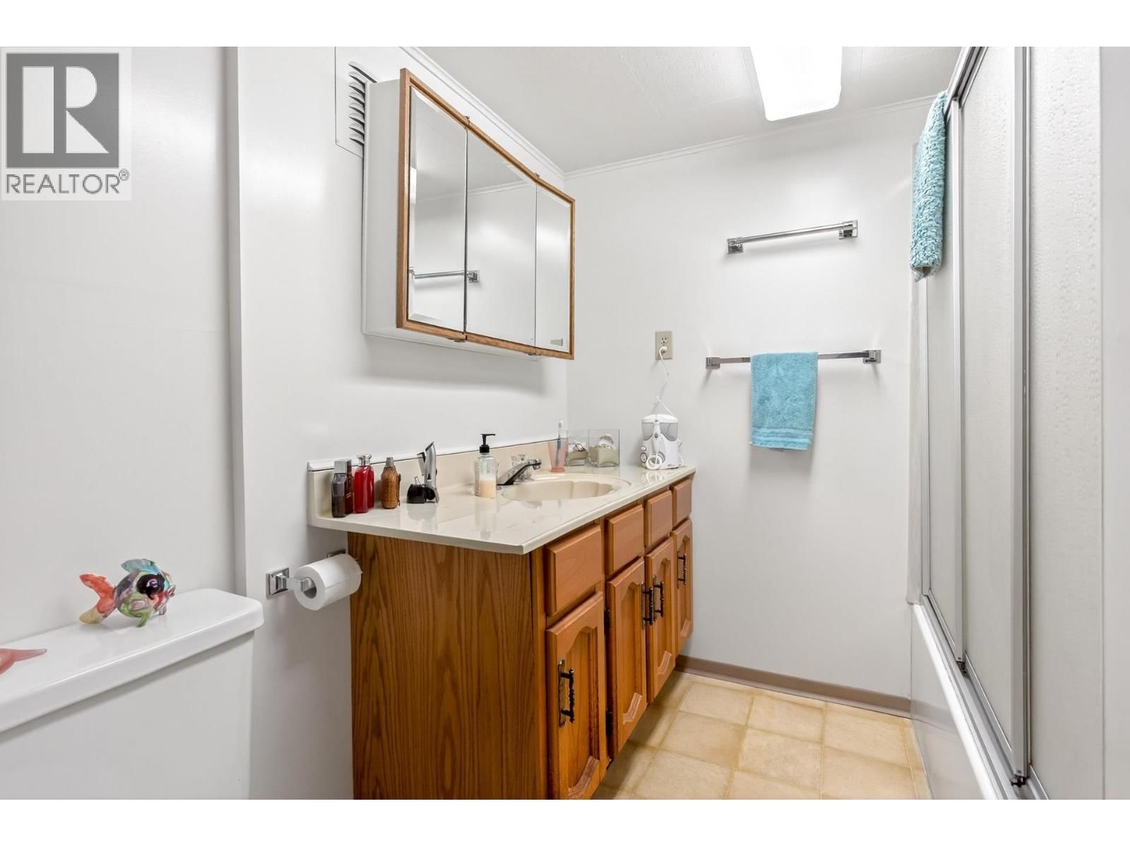 3494 OXFORD STREET Image 35